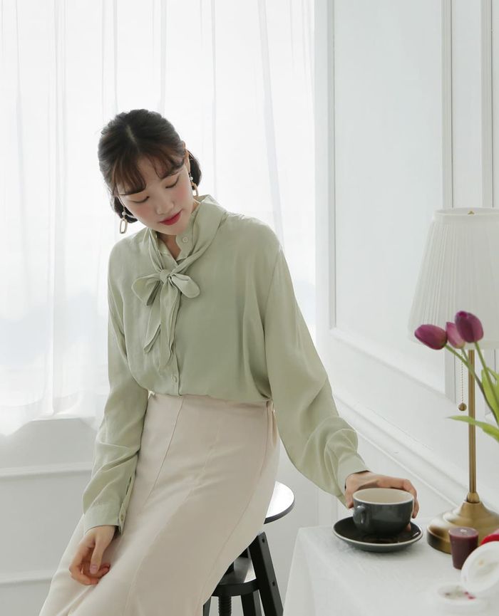 Váy cổ nơ là item giúp sao Hàn “lên tầm” nhan sắc, nàng hãy mua ngay