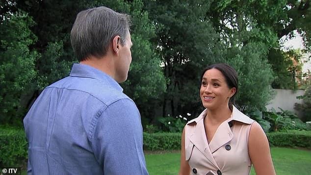 Vợ chồng Meghan Markle sẽ khó rời khỏi nước Anh vì Nữ hoàng Elizabeth