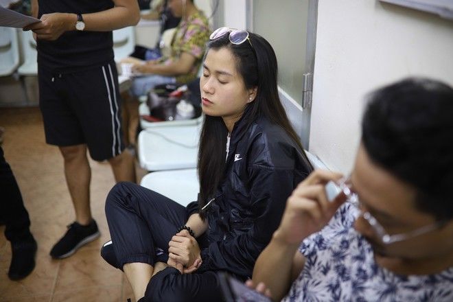 Xót xa Lan Ngọc cùng dàn sao Việt ngủ gục, kiệt sức vì công việc