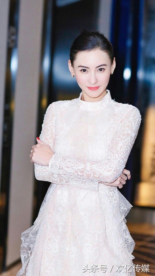 Xuýt xoa trước nhan sắc đáng ngưỡng mộ của Trương Bá Chi thời trẻ