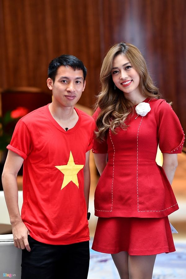 Gặp Á hậu Phương Nga, Hùng Dũng ngồi xa cả mét, đúng là trai đã có vợ!