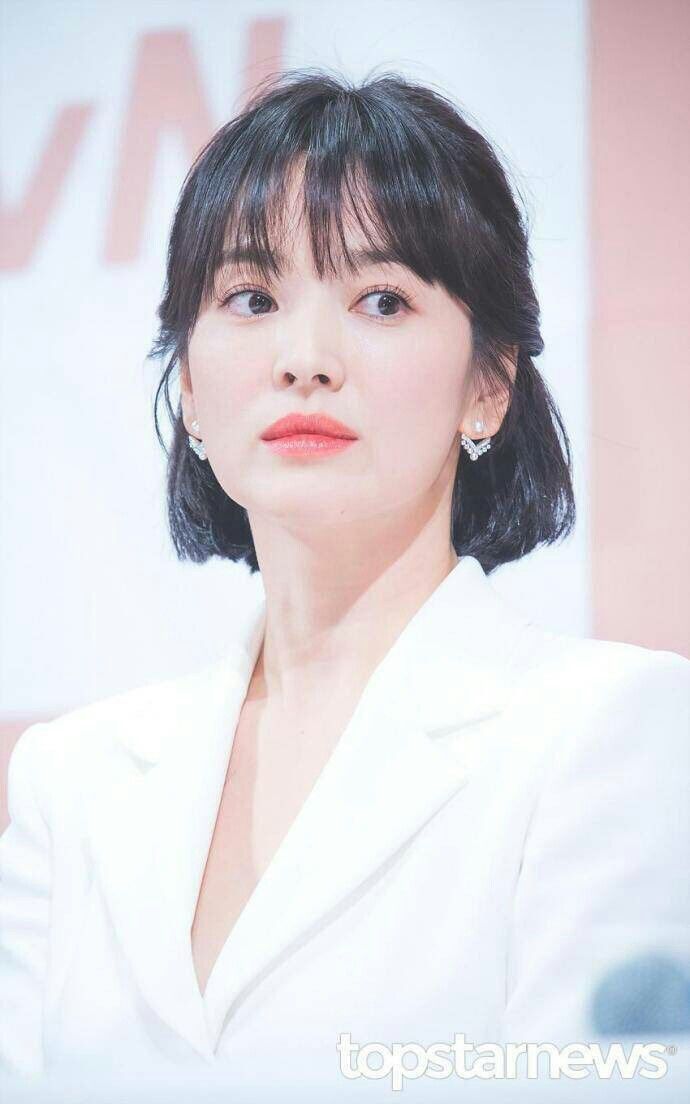 Nhan sắc sao Hàn sau 20 năm: Joen Ji Hyun, Song Hye Kyo đẹp không tuổi