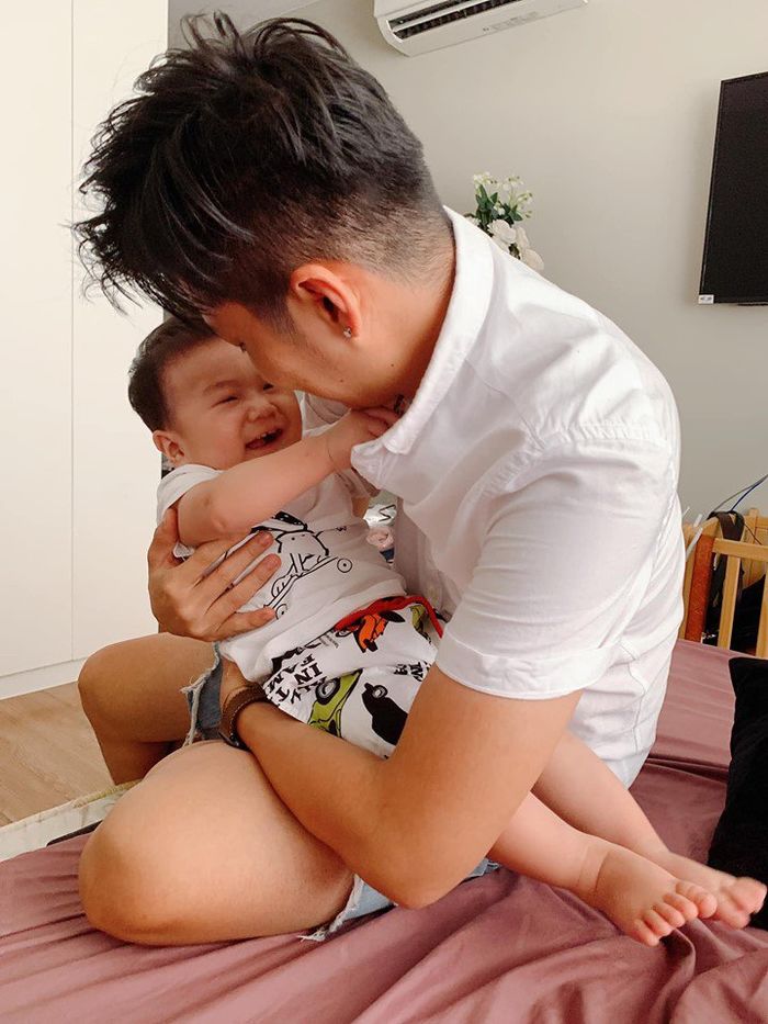 Cận mặt con trai của Lâm Khánh Chi: Bụ bẫm, đáng yêu