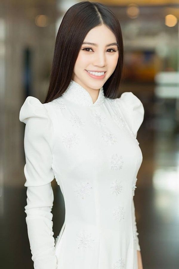 Thay đổi kiểu tóc, người hâm mộ hết lời khen ngợi Hòa Minzy, Chi Pu