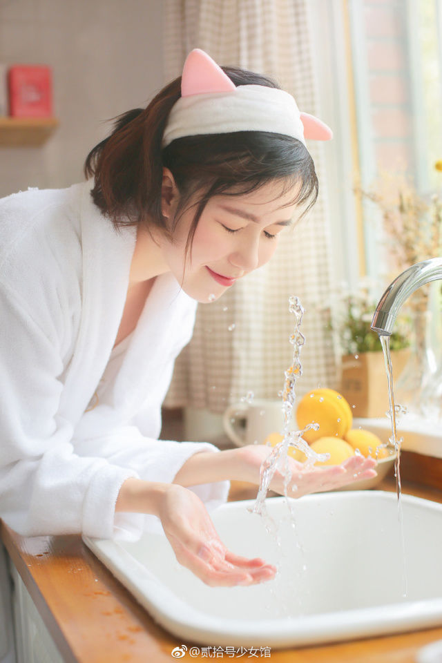 4 lỗi khiến bạn dù chăm kĩ da vẫn xấu: Nhất là bôi sai thứ tự skincare