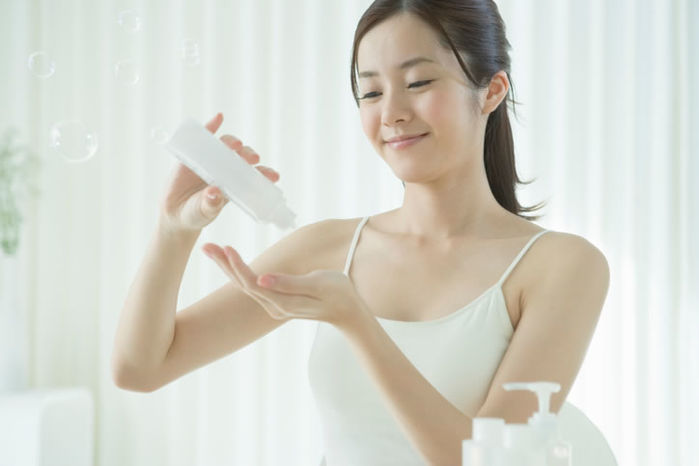 4 lỗi khiến bạn dù chăm kĩ da vẫn xấu: Nhất là bôi sai thứ tự skincare