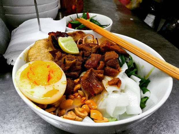 4 phố ẩm thực nổi tiếng Đà Nẵng: Phố Bằng Lăng có Yaourt muối trứ danh