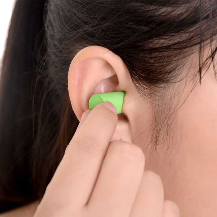 Ngủ ngáy có thể khiến người nằm cạnh giảm hệ miễn dịch, mất thính lực