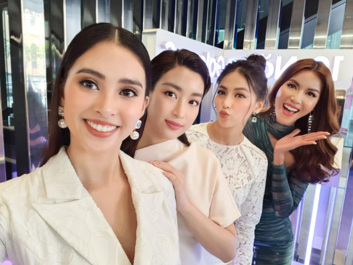 Khoảnh khắc các nàng Hậu chung một khung hình