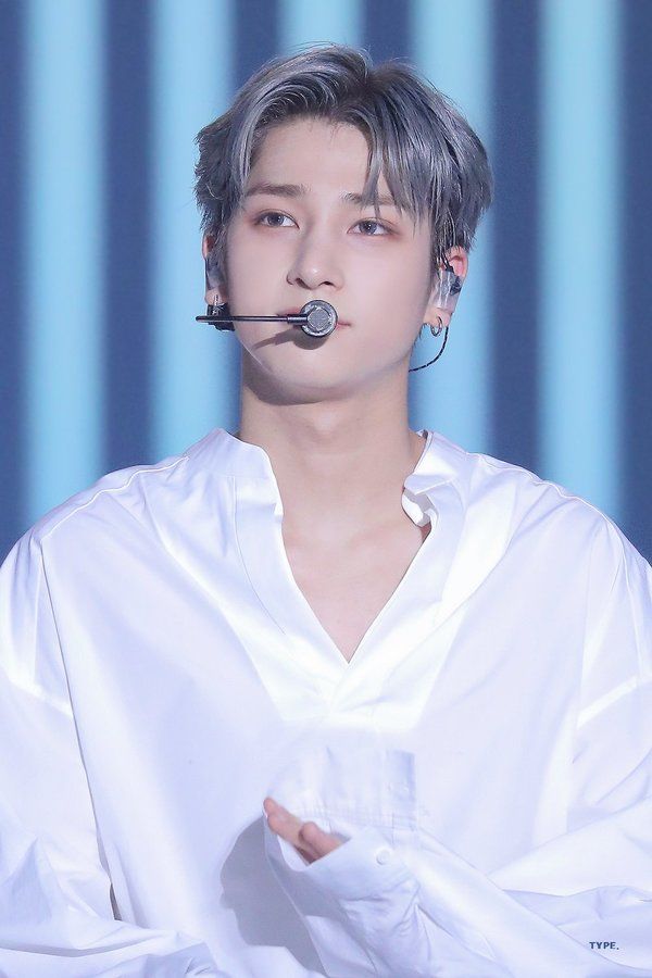 7 tân binh Kpop như bước ra từ truyện tranh vì vừa đẹp vừa khí chất