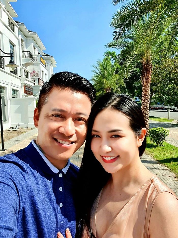 Tuấn Hưng gây sốt với khoảnh khắc không rời nửa bước khi vợ mới sinh