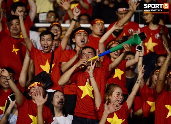 Thái Lan mở IP mạng, CĐV lại cà khịa: Sự vô duyên làm mất hình ảnh đẹp