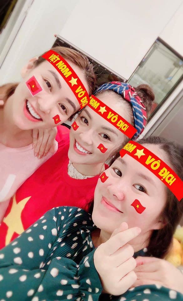 Liên Bỉnh Phát bắt tay Yoona, Hoa hậu Trần Tiểu Vy xuống phố đi bão