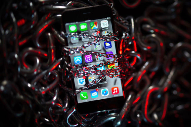 Ám ảnh của người dùng iPhone: Sợ xước máy và chai pin