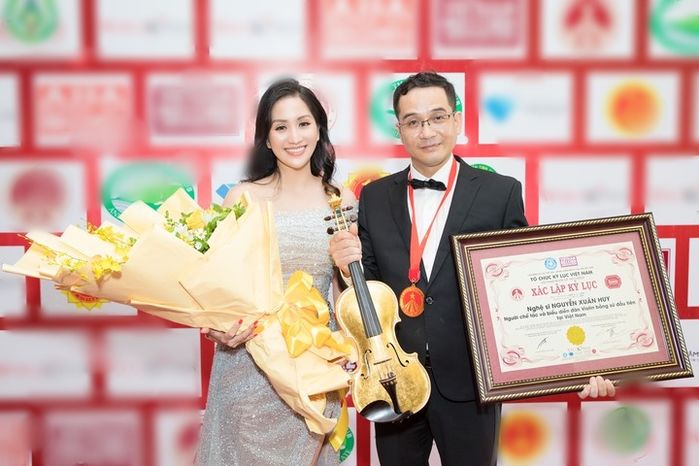 Anh em nhà sao lên sóng: Người thì có năng lực kỳ lạ, người là đầu bếp