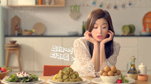 Cô bé 14 tuổi mắc chứng bệnh lạ, ăn không ngừng nghỉ nhưng luôn đói