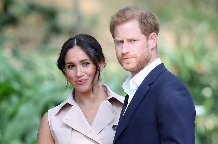 Bạn bè tiết lộ lý do hiếm khi mời cặp đôi Harry và Meghan đến nhà chơi