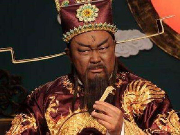 Bao Thanh Thiên Kim Siêu Quần để di chúc dặn vợ không cưới kẻ đẹp mã
