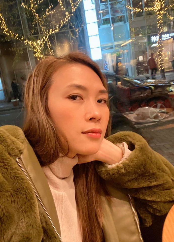 BB Trần sexy hết cỡ đón Giáng sinh, Phạm Quỳnh Anh quây quần bên 2 con