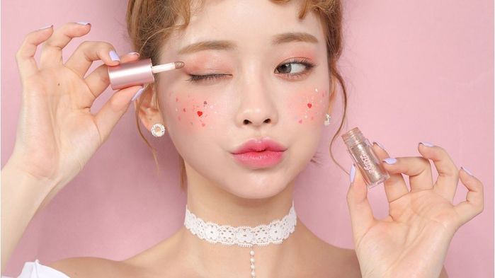 Make up thường xuyên có thể khiến phái đẹp mãn kinh sớm