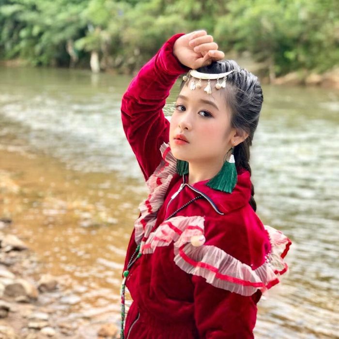 Bé gái được ví như Hoa hậu nhí Tây Đô: 12 tuổi đã có thành tích khủng