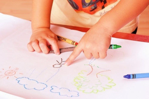 Biết vẽ hình người, nói dối... biểu hiện cho thấy trẻ cực thông minh