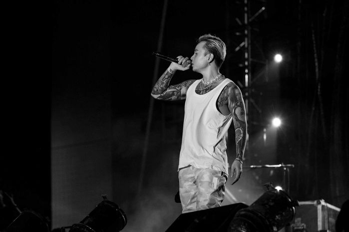 Binz - Chàng rapper thích khoe cơ bắp cuồn cuộn đốn tim fan girl