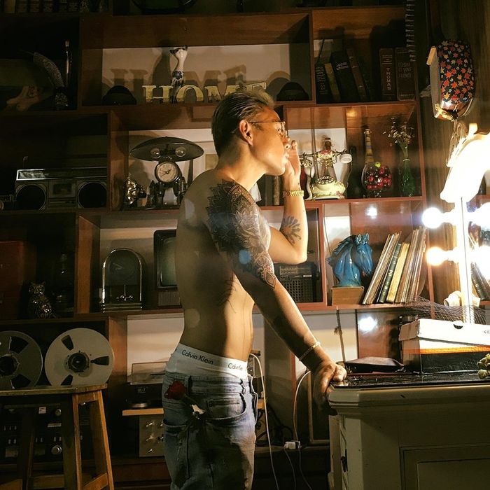 Binz - Chàng rapper thích khoe cơ bắp cuồn cuộn đốn tim fan girl