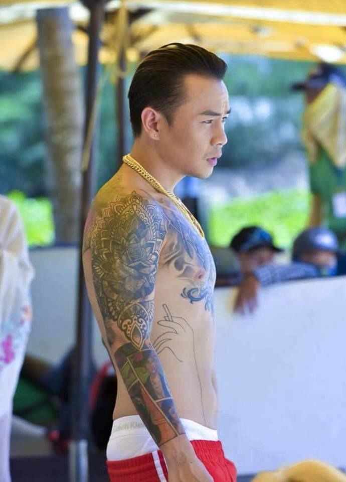 Binz - Chàng rapper thích khoe cơ bắp cuồn cuộn đốn tim fan girl