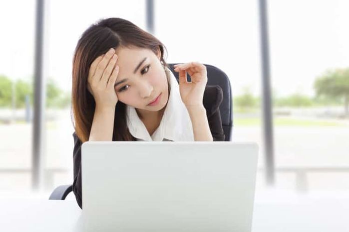 Bỏ bữa, trì hoãn công việc... thói quen xấu người trẻ hay mắc phải