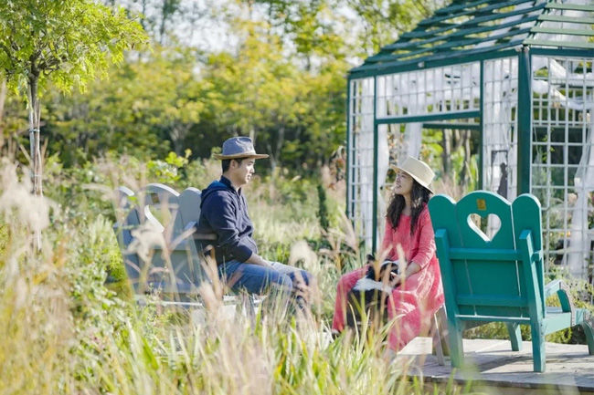 Bỏ ghế giám đốc, đôi vợ chồng về quê biến đất hoang thành thiên đường
