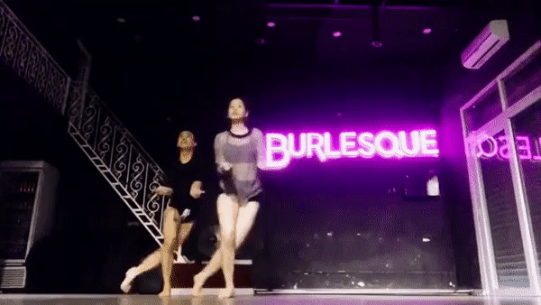 Boxing, sexy dance,... là bí quyết để Chi Pu có vòng eo đáng mơ ước
