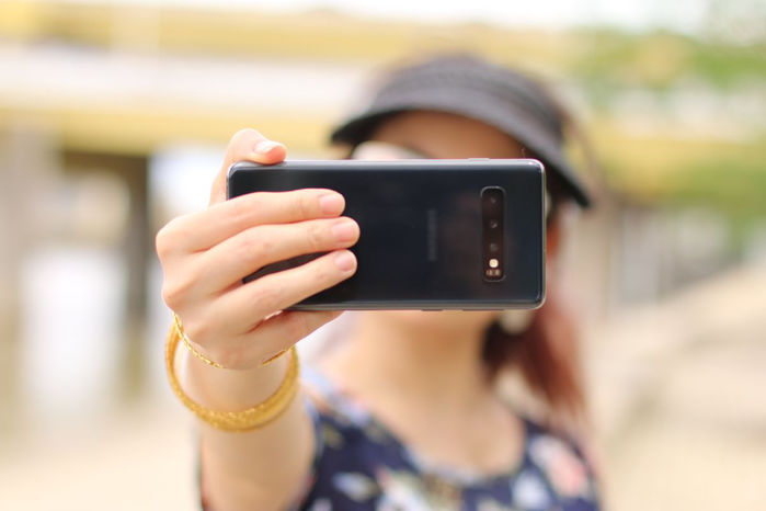 BS Jordan Metzl: Selfie quá mức có thể khiến con người bị chấn thương