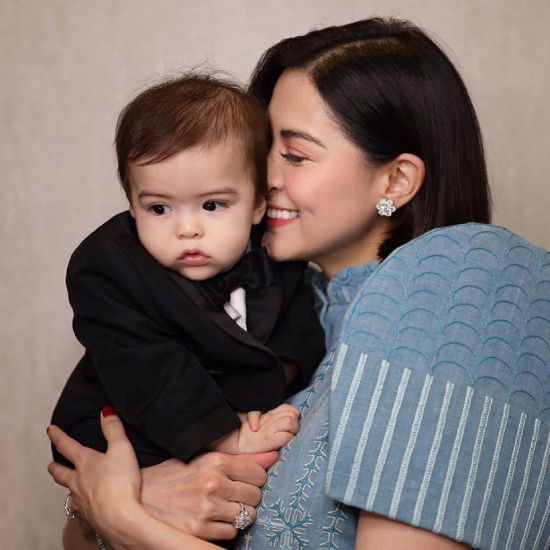 Con gái 'mỹ nhân đẹp nhất Philippines' gây sốt khi làm phù dâu nhí