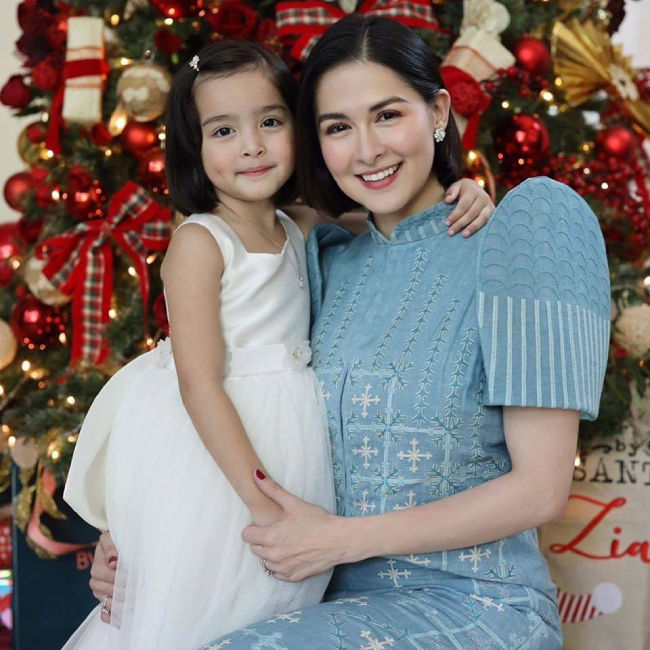 Con gái 'mỹ nhân đẹp nhất Philippines' gây sốt khi làm phù dâu nhí