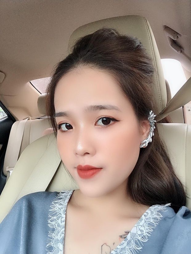 Cận cảnh nhan sắc xinh đẹp của bạn gái tin đồn mới của Quang Hải