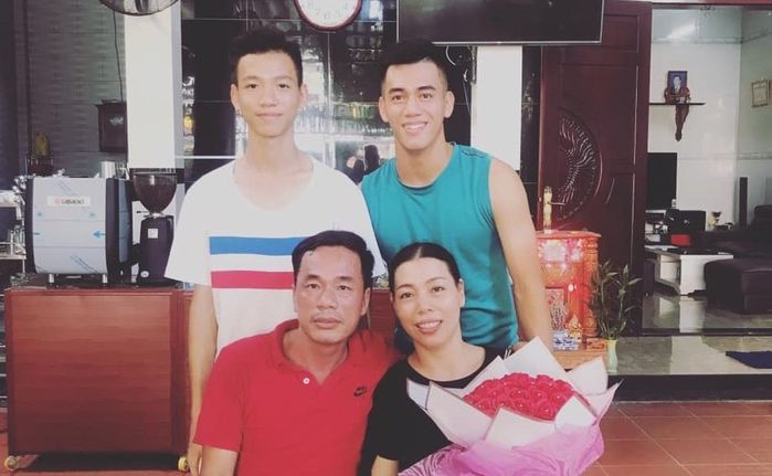 Cầu thủ Tiến Linh: Xa bố mẹ từ nhỏ, gặp bi kịch sự nghiệp khi mới 20