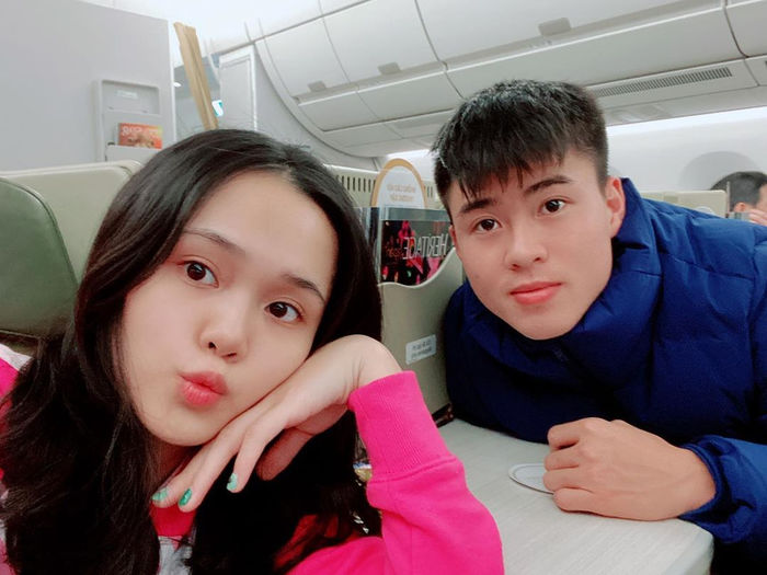 Cầu thủ Việt trước thềm Giáng sinh: Duy Mạnh tặng bạn gái túi hiệu
