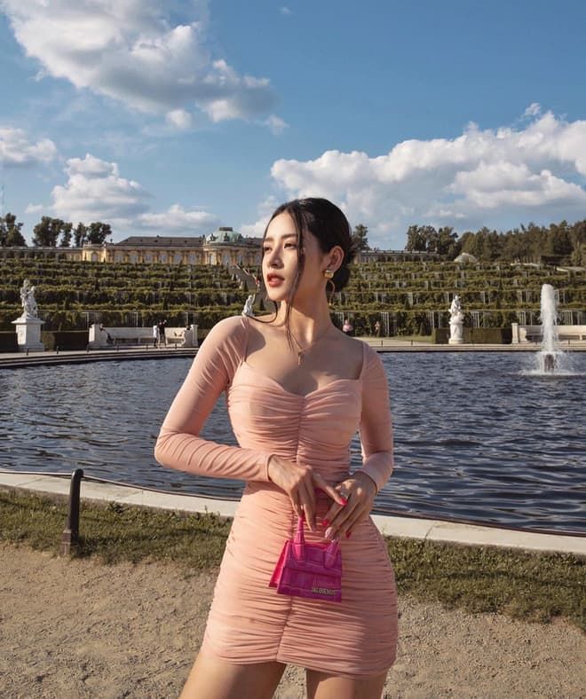 Chẳng kém Jennie, Chi Pu gây sốt với vòng 2 “nói không” với mỡ thừa