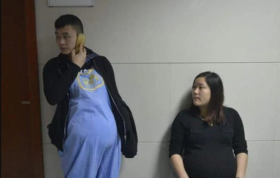 Chê vợ nhõng nhẽo, chồng thử đeo bụng bầu một ngày đã xin đầu hàng