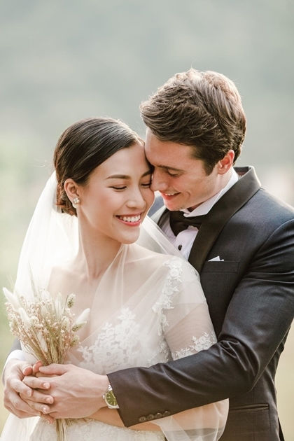Chồng Tây tiết lộ Hoàng Oanh có nhu cầu chăn gối nhiều hơn
