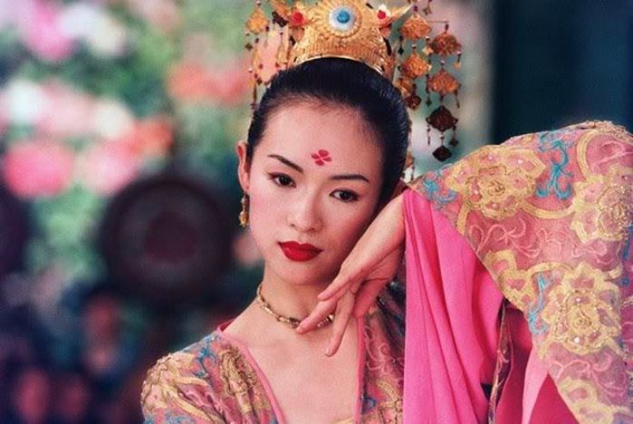 Mỹ nhân Thập Diện lại khổ: Chồng bị đuổi khỏi sòng bài vì thiếu tiền