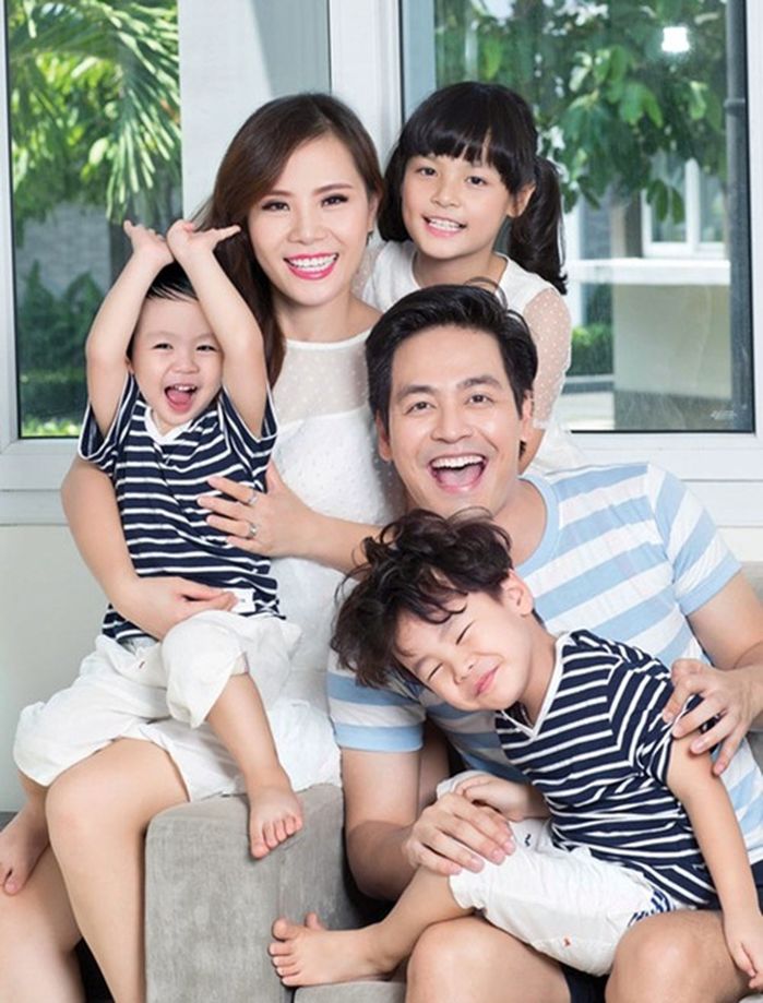 Sao Việt dạy con: Hà Hồ không để con biết mình nổi tiếng