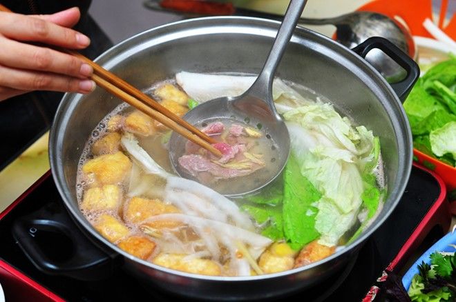 Cô gái 27 tuổi mắc bệnh gout vì ăn lẩu nhiều ngày liên tiếp