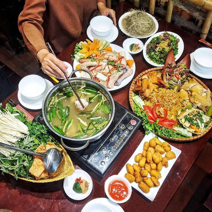 Cô gái 27 tuổi mắc bệnh gout vì ăn lẩu nhiều ngày liên tiếp
