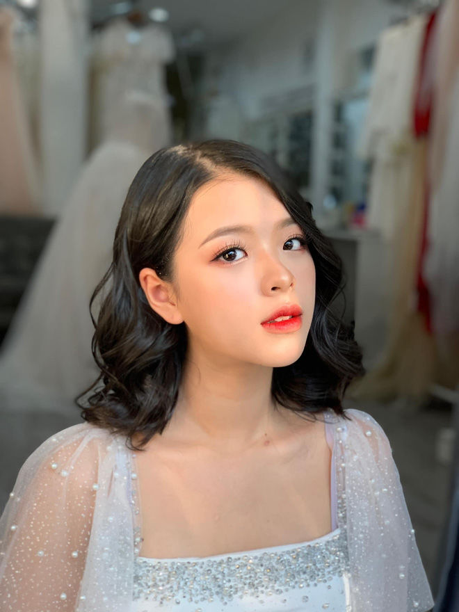 Con gái NSƯT Chiều Xuân nhan sắc xinh đẹp vượt trội ở tuổi 15