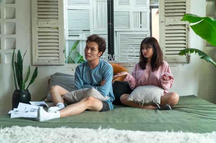 Con gái phải chấp nhận thiệt thòi khi yêu người bằng tuổi