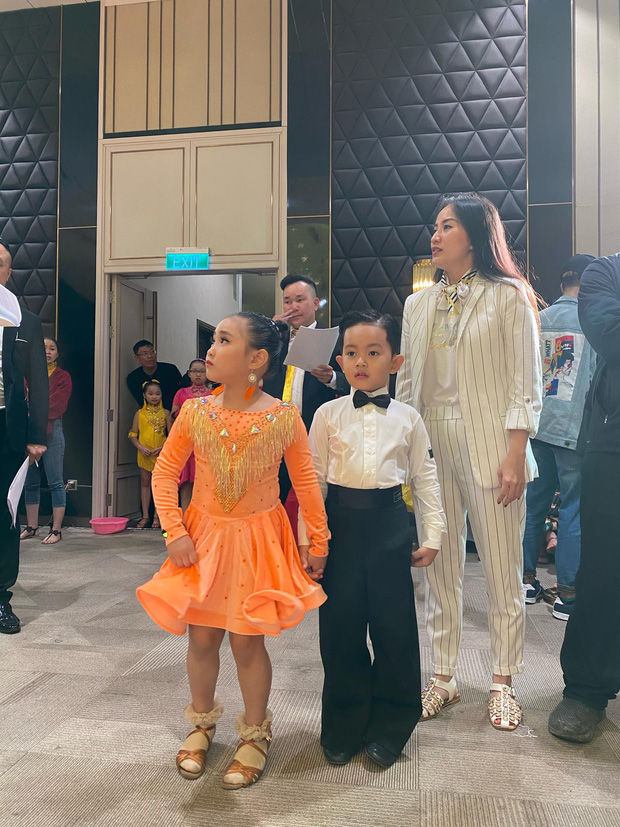Con trai Khánh Thi vượt mặt bố mẹ: 4 tuổi đã có huy chương dancesport