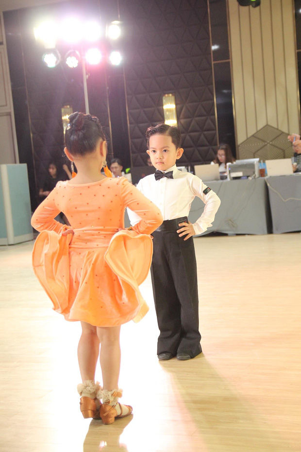 Con trai Khánh Thi vượt mặt bố mẹ: 4 tuổi đã có huy chương dancesport