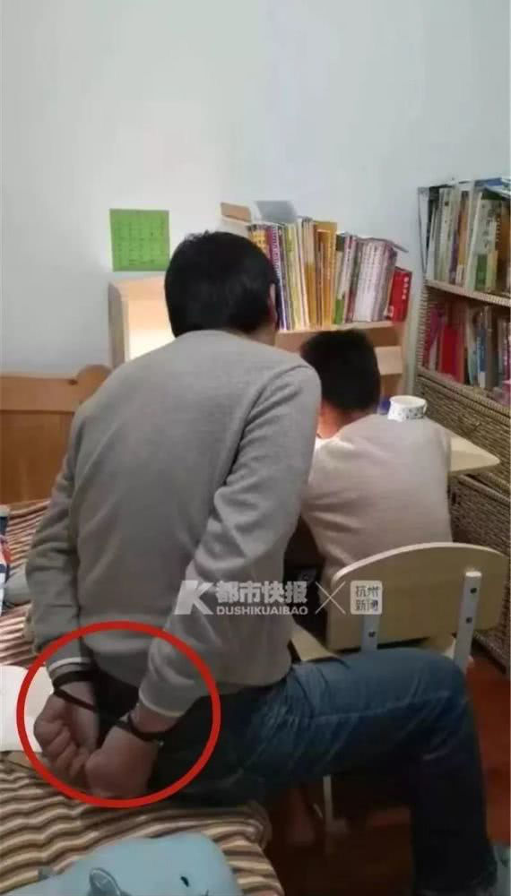 Nhìn mới thấy, công cuộc dạy con học chưa khi nào gian nan hơn thế